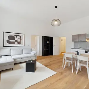 Center Designer Modern Vienne